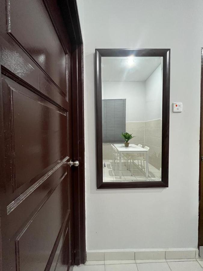 D'Sara Homestay Fully Furnished 3 Bedrooms All Aircond 2 Miles Centre Chukai Zewnętrze zdjęcie