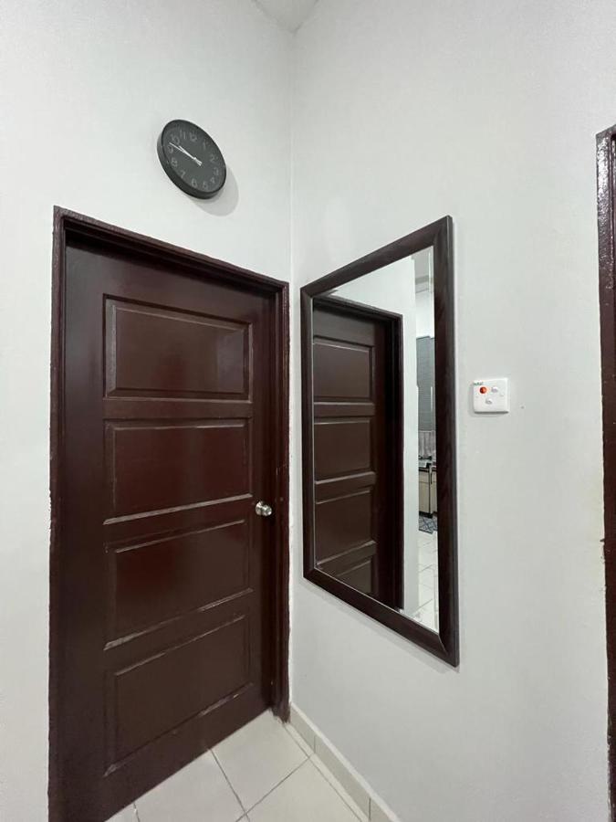 D'Sara Homestay Fully Furnished 3 Bedrooms All Aircond 2 Miles Centre Chukai Zewnętrze zdjęcie