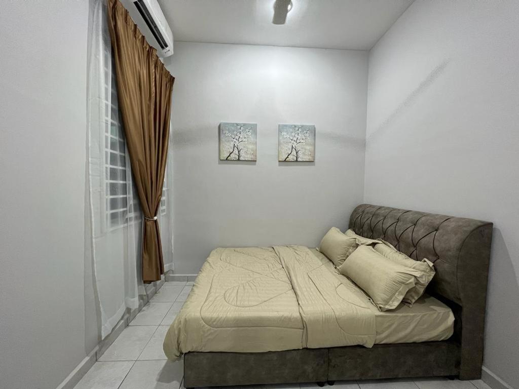 D'Sara Homestay Fully Furnished 3 Bedrooms All Aircond 2 Miles Centre Chukai Zewnętrze zdjęcie