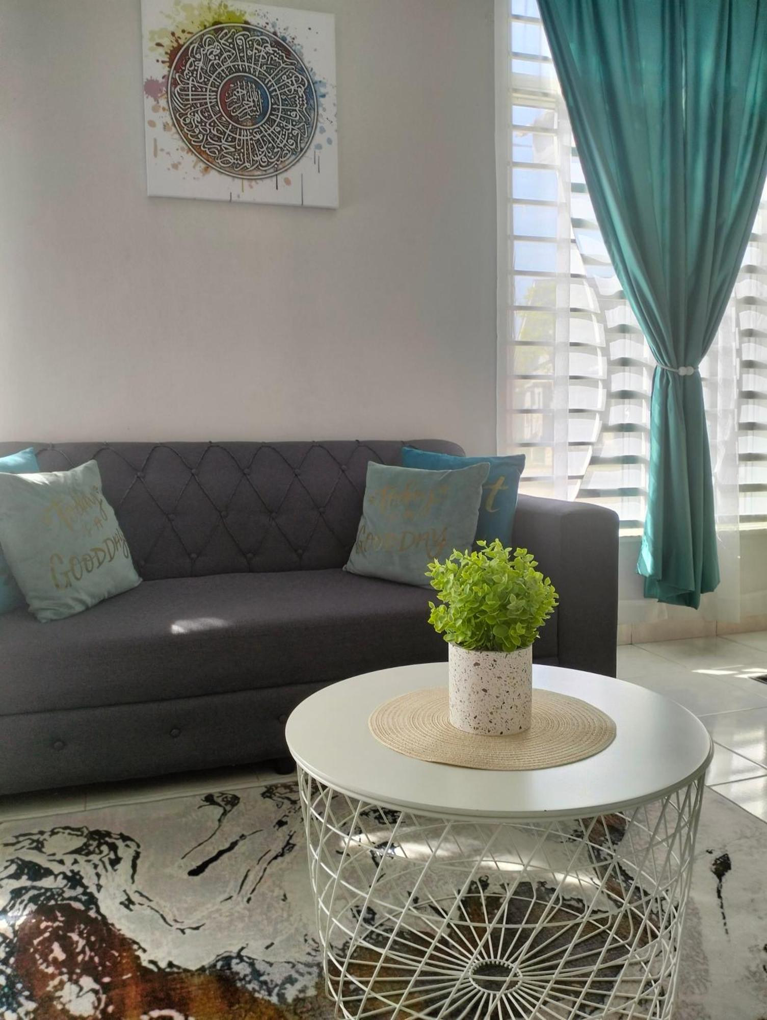 D'Sara Homestay Fully Furnished 3 Bedrooms All Aircond 2 Miles Centre Chukai Zewnętrze zdjęcie